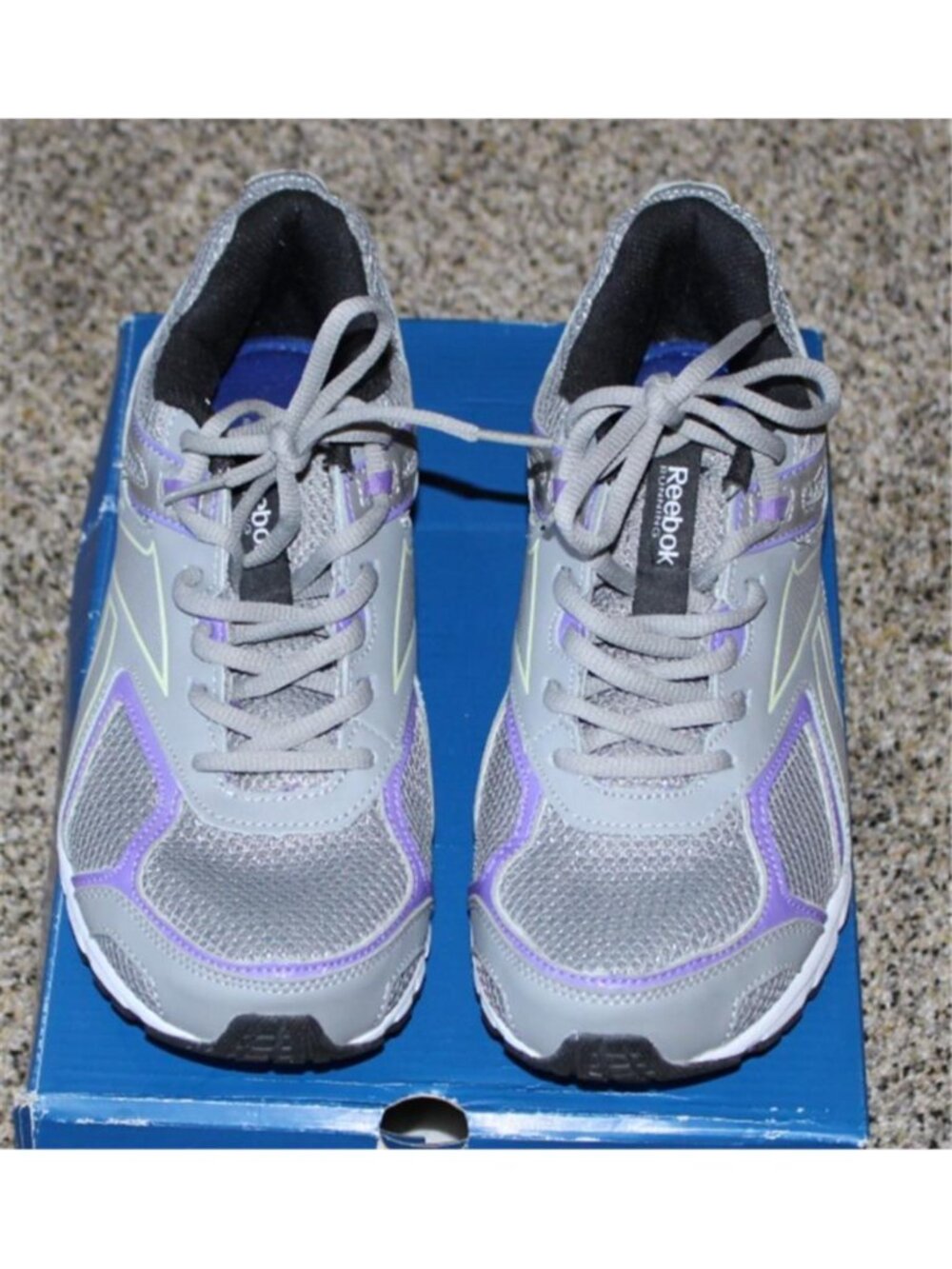 Very Lightly Worn Reebok Quickchase 12.9 Women's Running Sneaker 10 WIDE 10D